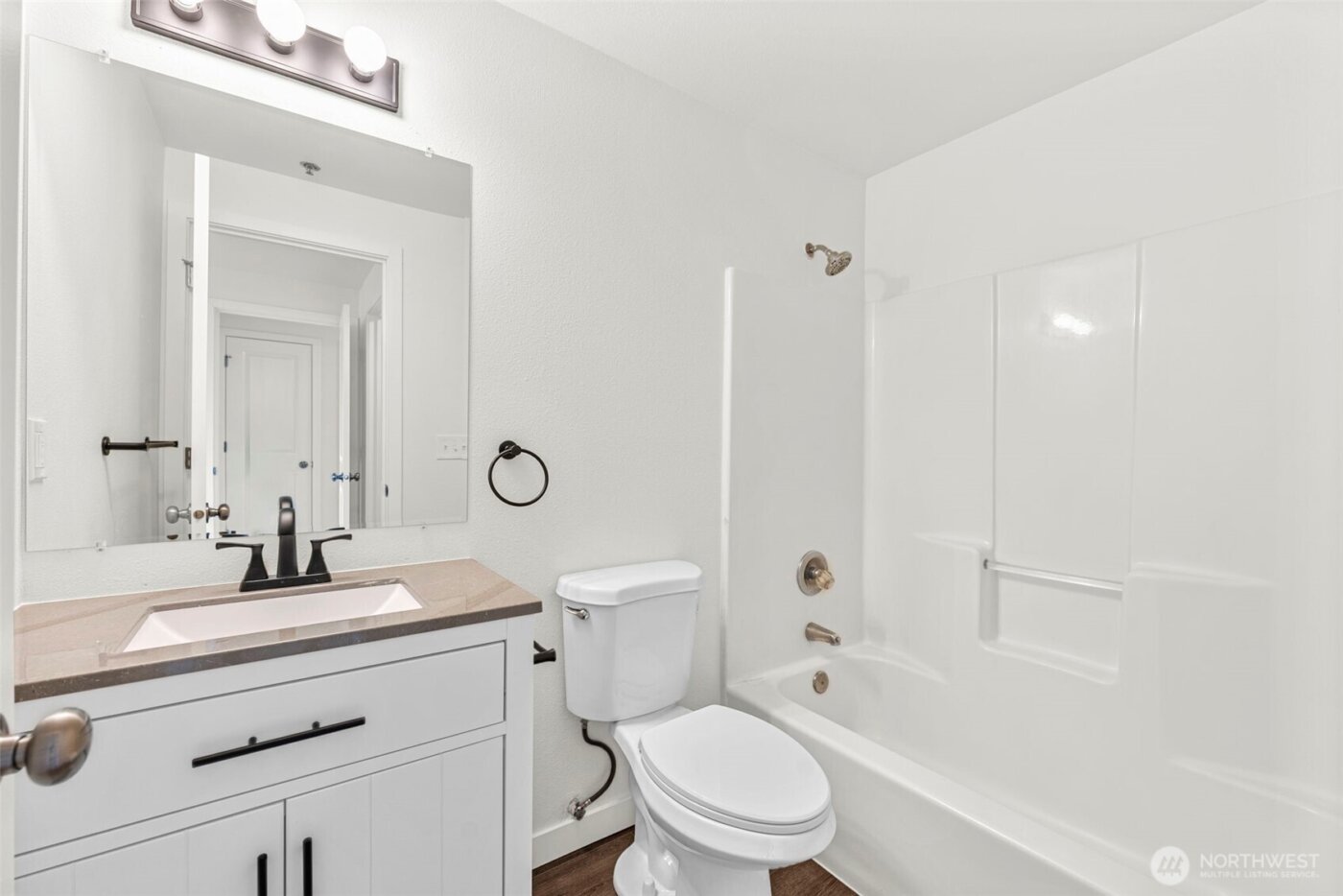 3939 10th Street SE #B3, Puyallup, WA 98374