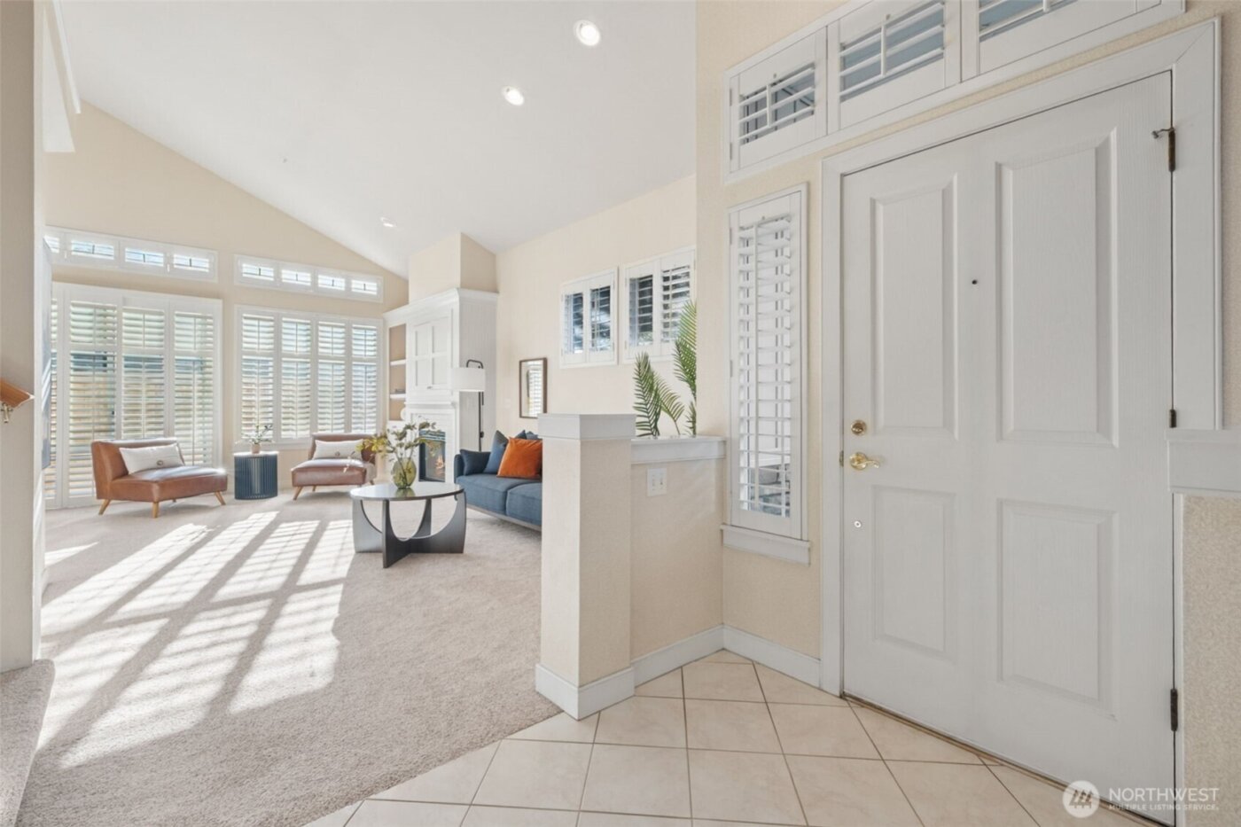 120 Newport Way NW #16, Issaquah, WA 98027