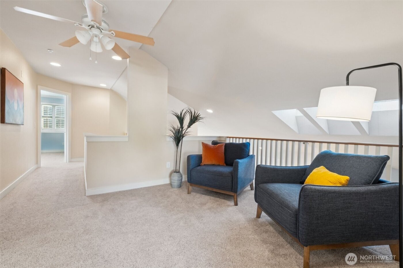 120 Newport Way NW #16, Issaquah, WA 98027