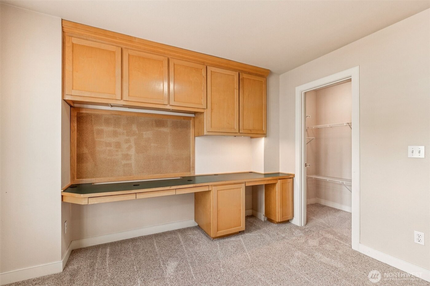 120 Newport Way NW #16, Issaquah, WA 98027