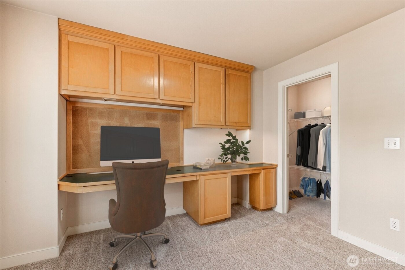 120 Newport Way NW #16, Issaquah, WA 98027