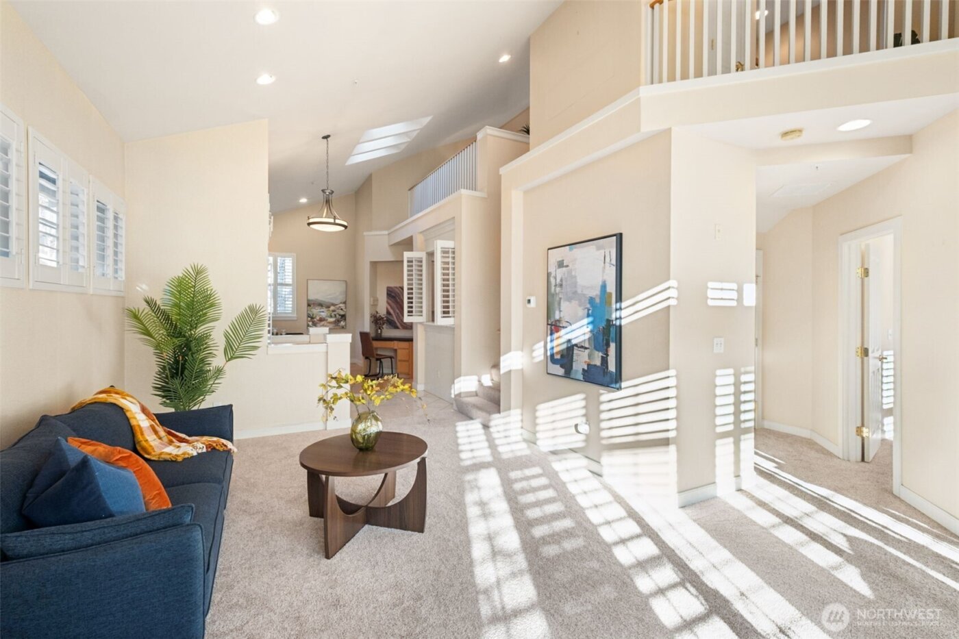 120 Newport Way NW #16, Issaquah, WA 98027