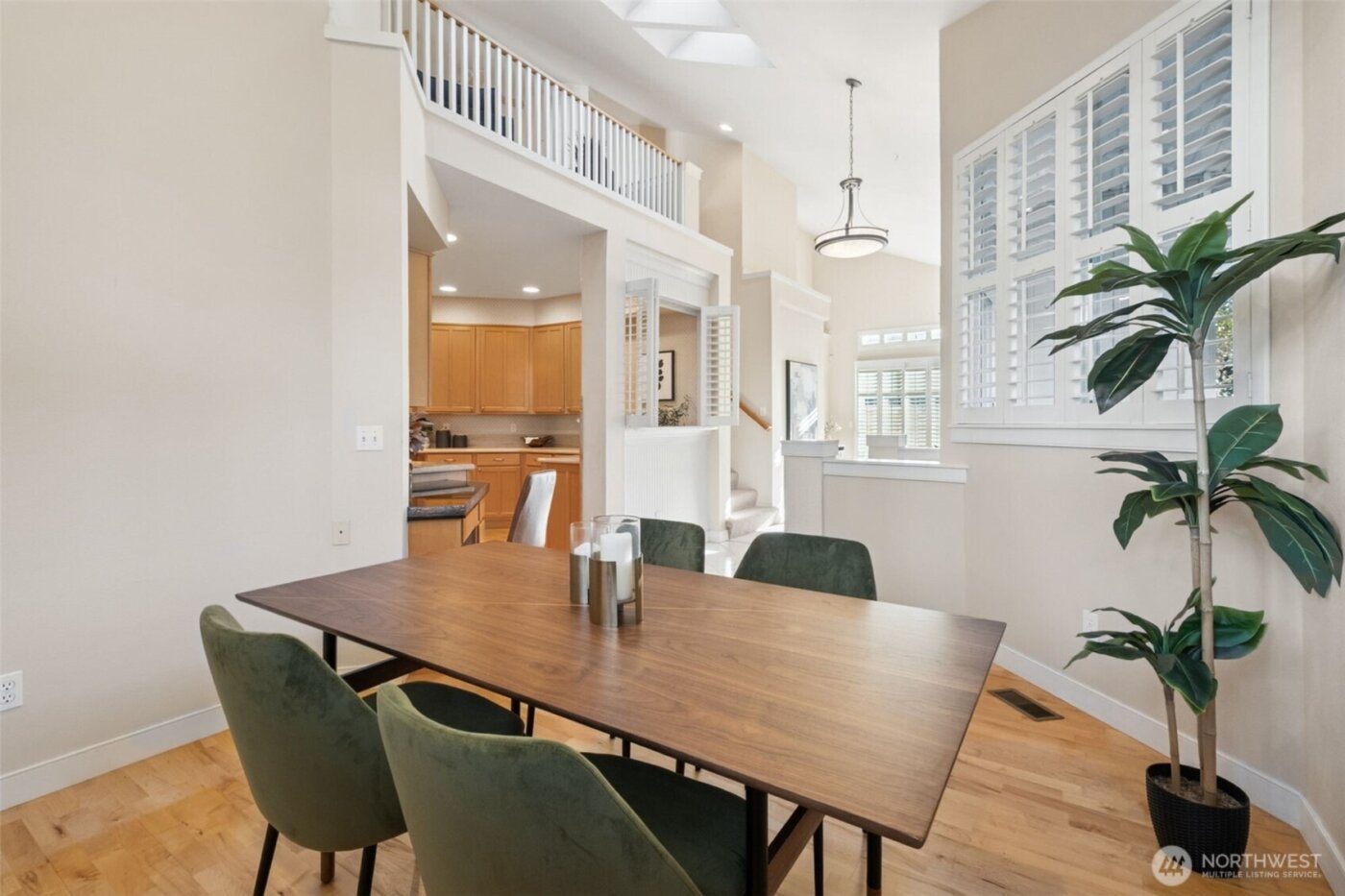 120 Newport Way NW #16, Issaquah, WA 98027