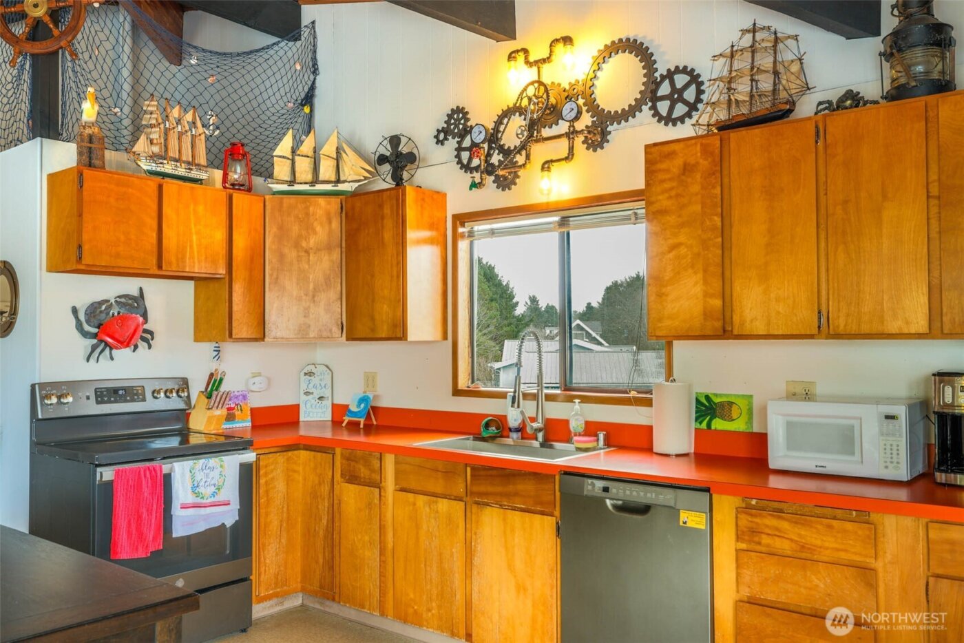 1292 Holland Drive , Grayland, WA 98547