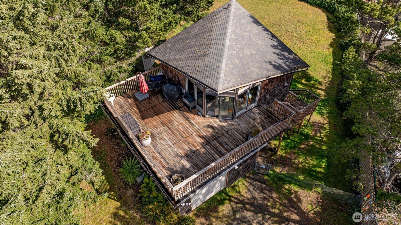 1292 Holland Drive , Grayland, WA 98547