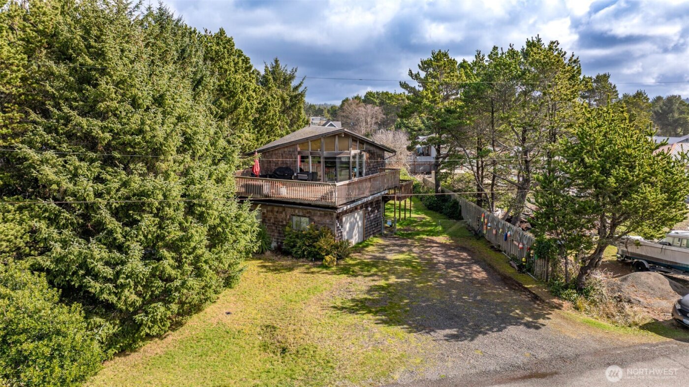 1292 Holland Drive , Grayland, WA 98547