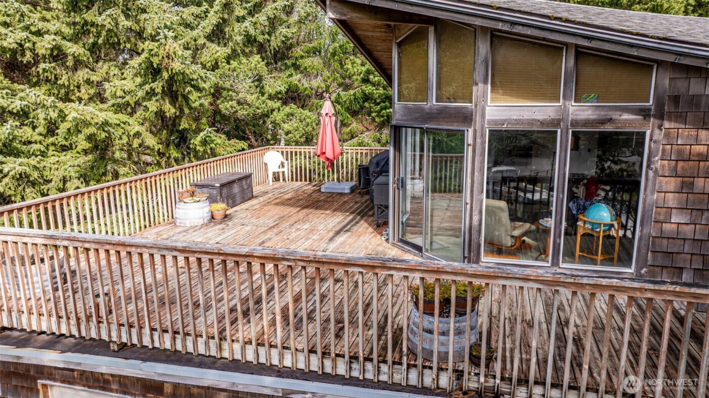 1292 Holland Drive , Grayland, WA 98547