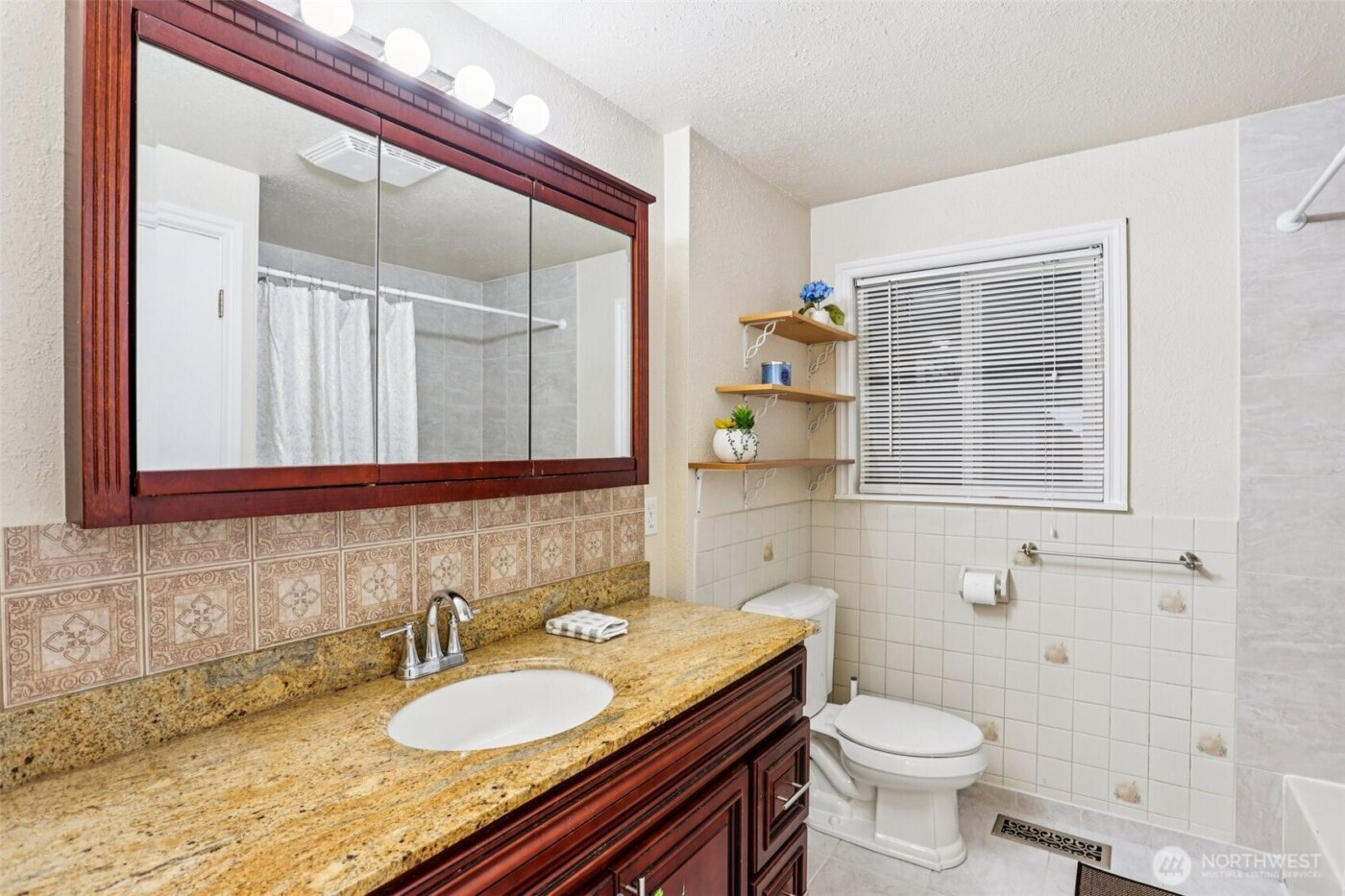 1320 S 131st Place , Burien, WA 98168-2838