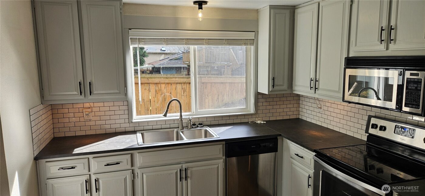 16111 97 Avenue Ct E, Puyallup, WA 98375