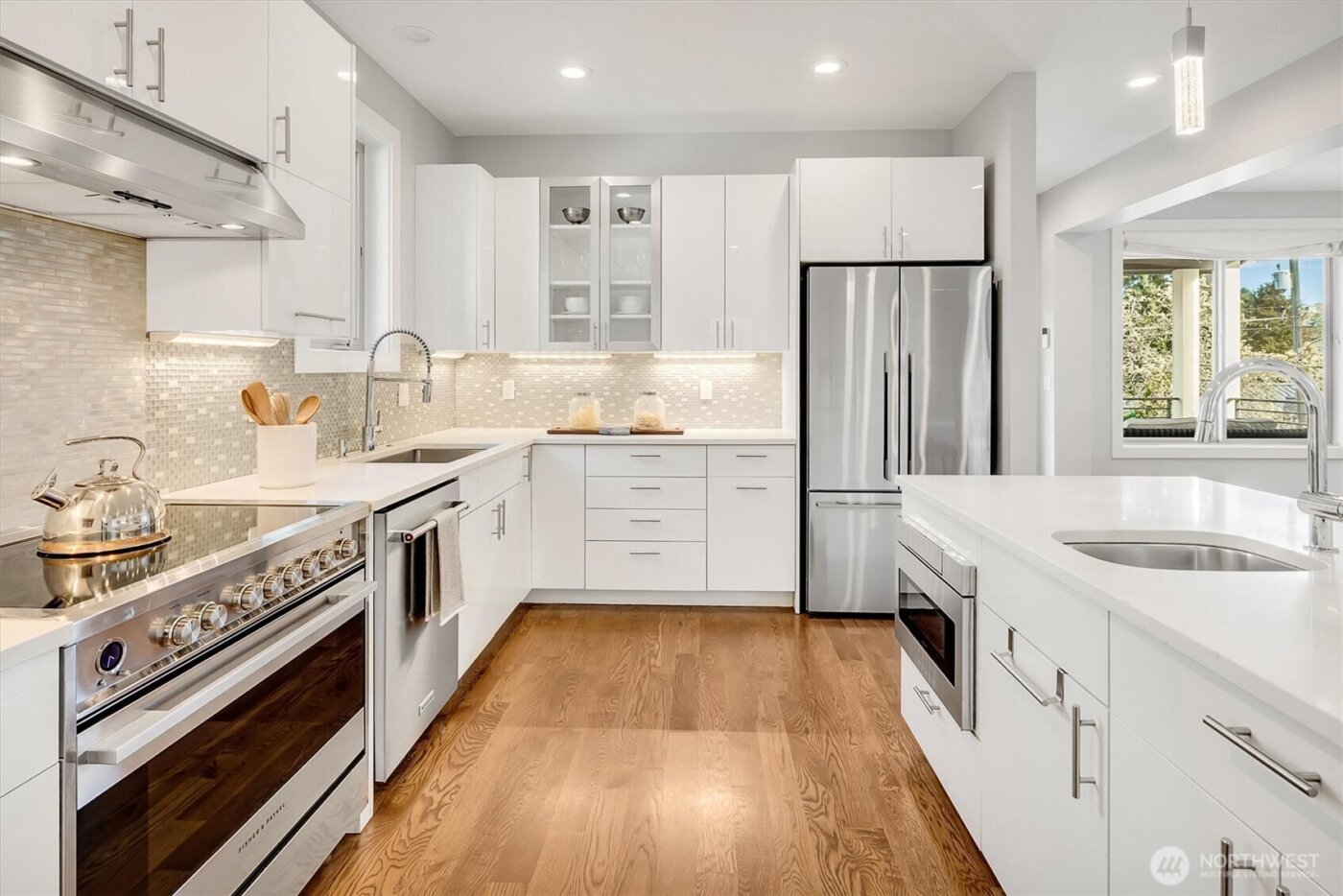 3629 35th Avenue W, Seattle, WA 98199-1612