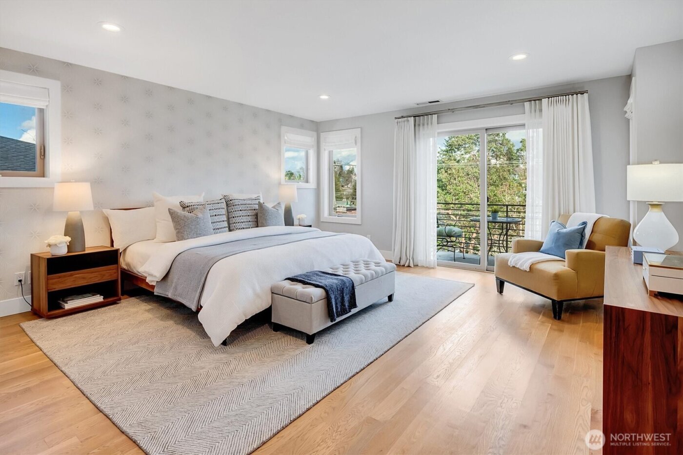 3629 35th Avenue W, Seattle, WA 98199-1612