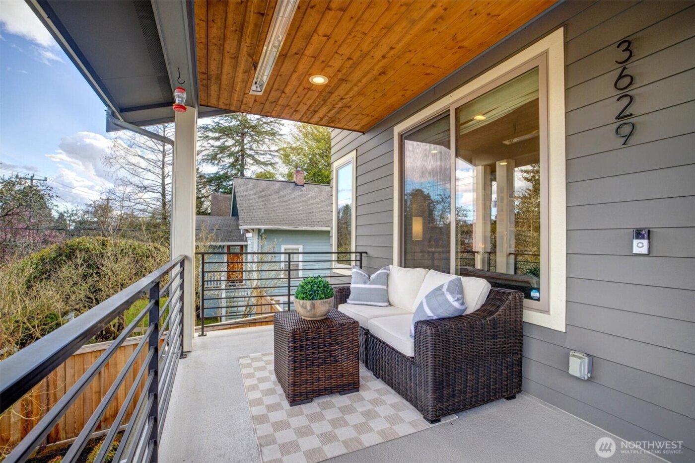 3629 35th Avenue W, Seattle, WA 98199-1612