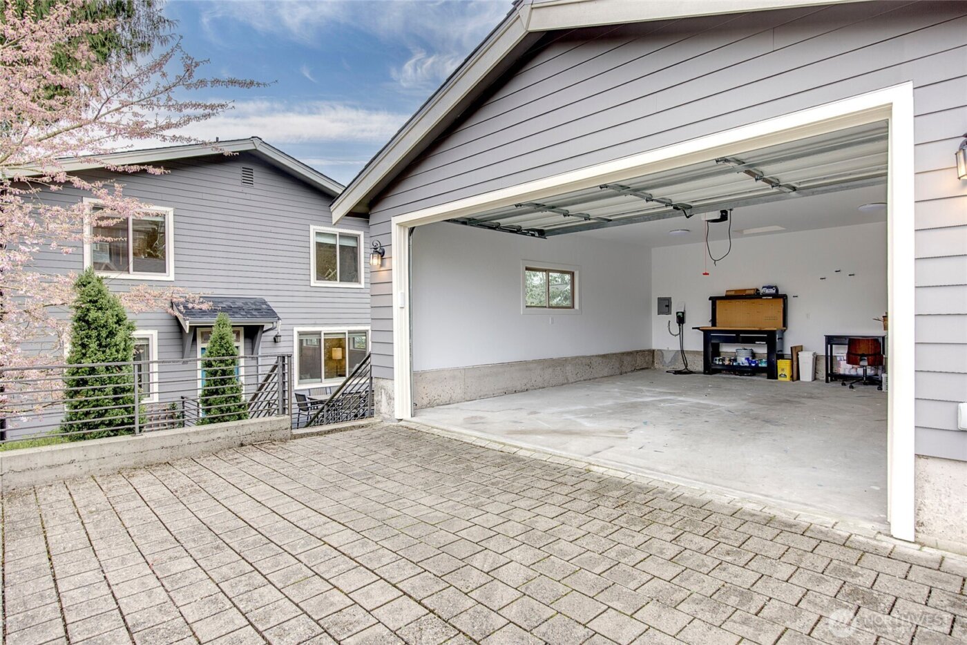 3629 35th Avenue W, Seattle, WA 98199-1612