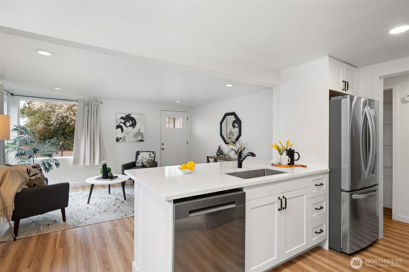 4110 W J Street , Bremerton, WA 98312