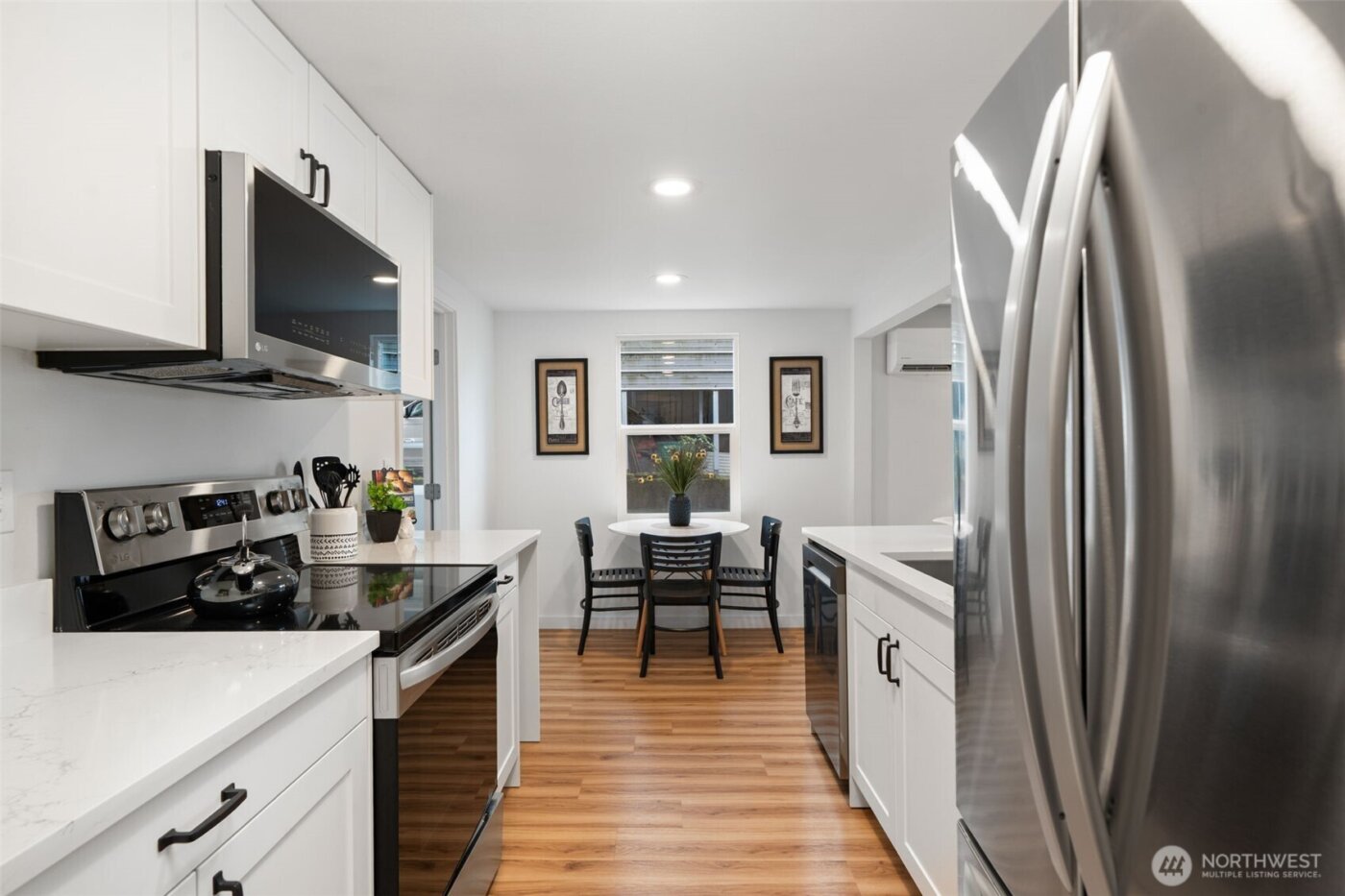 4110 W J Street , Bremerton, WA 98312