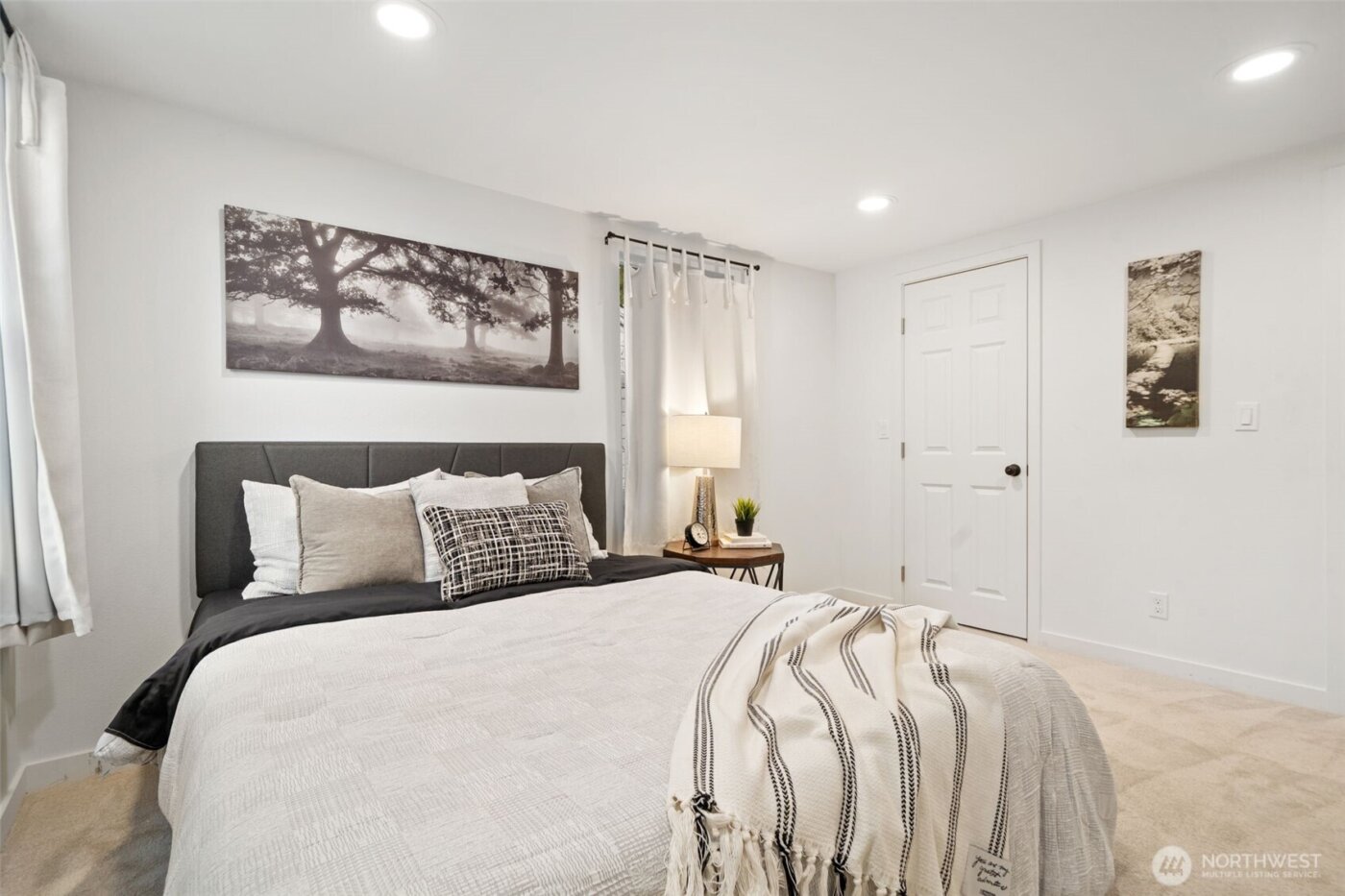 4110 W J Street , Bremerton, WA 98312