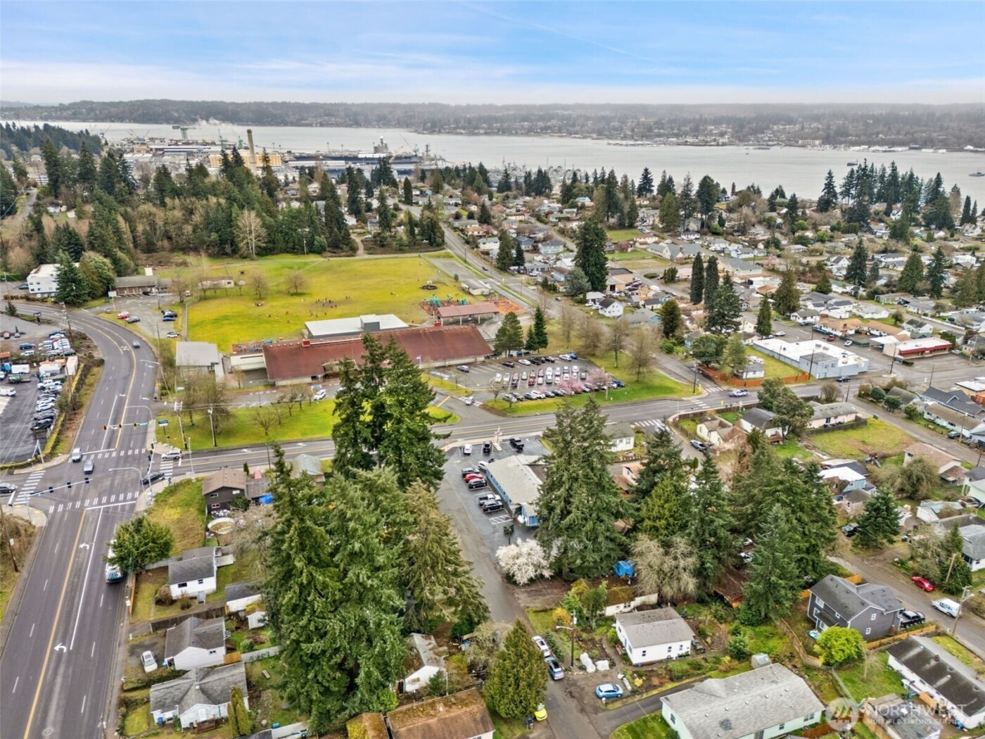 4110 W J Street , Bremerton, WA 98312