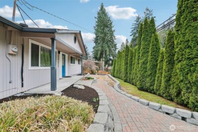 8403 NE 138th Street , Kirkland, WA 98034 - Photo 2