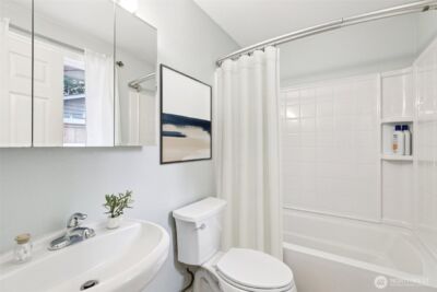 8403 NE 138th Street , Kirkland, WA 98034 - Photo 25