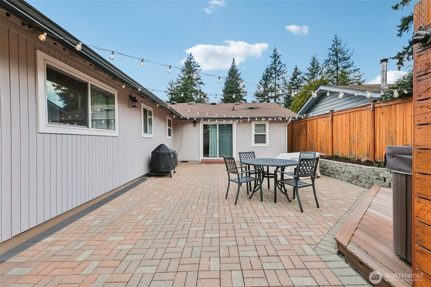 8403 NE 138th Street , Kirkland, WA 98034