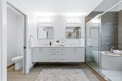 10712 SE 2nd Street , Bellevue, WA 98004-6206 - Photo 16