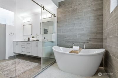 10712 SE 2nd Street , Bellevue, WA 98004-6206 - Photo 17