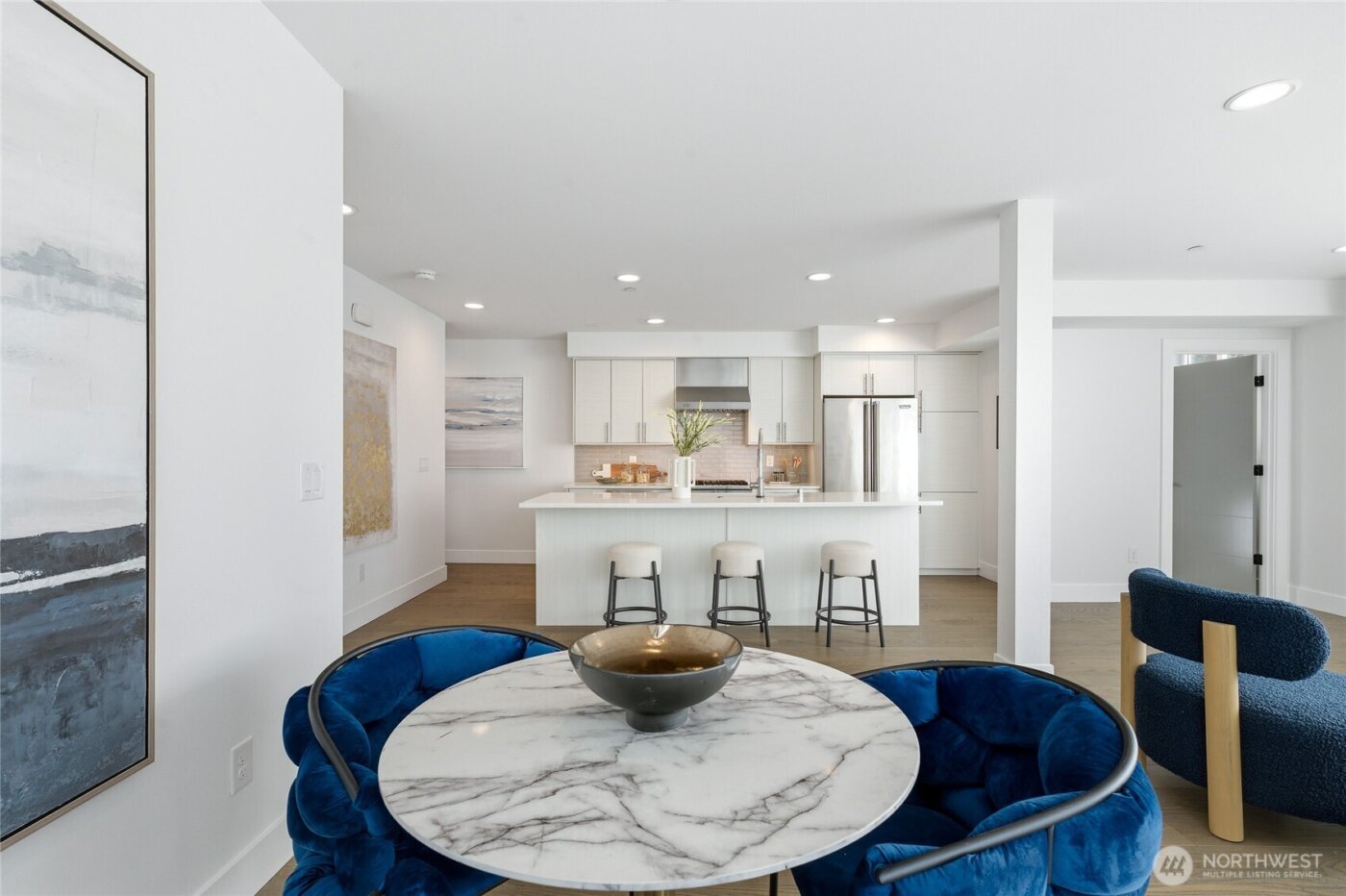 10712 SE 2nd Street , Bellevue, WA 98004-6206