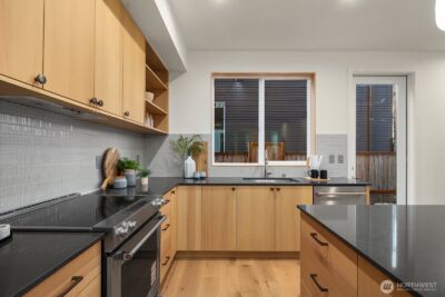 1808 E Mercer Street , Seattle, WA 98112 - Photo 11