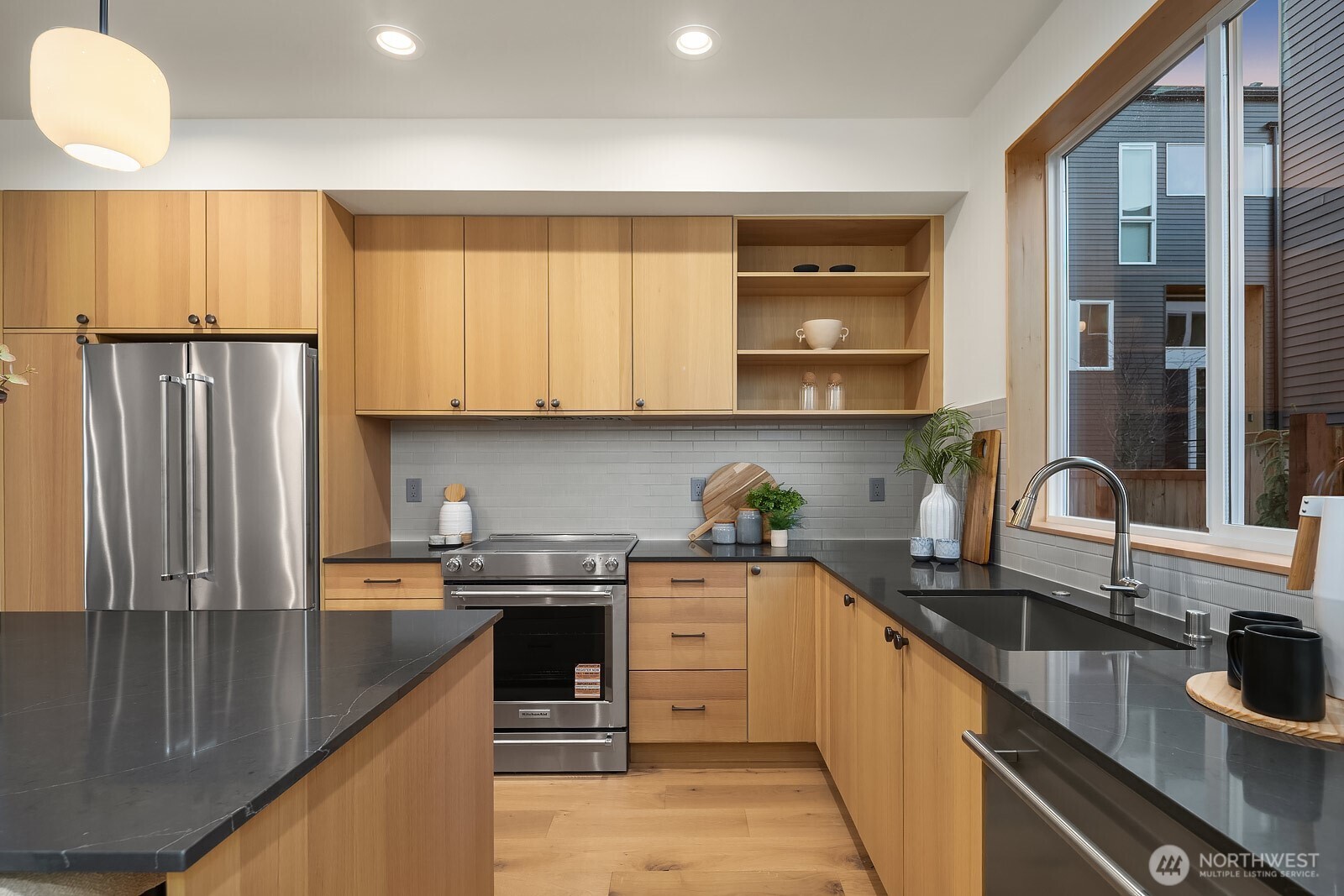 1808 E Mercer Street , Seattle, WA 98112