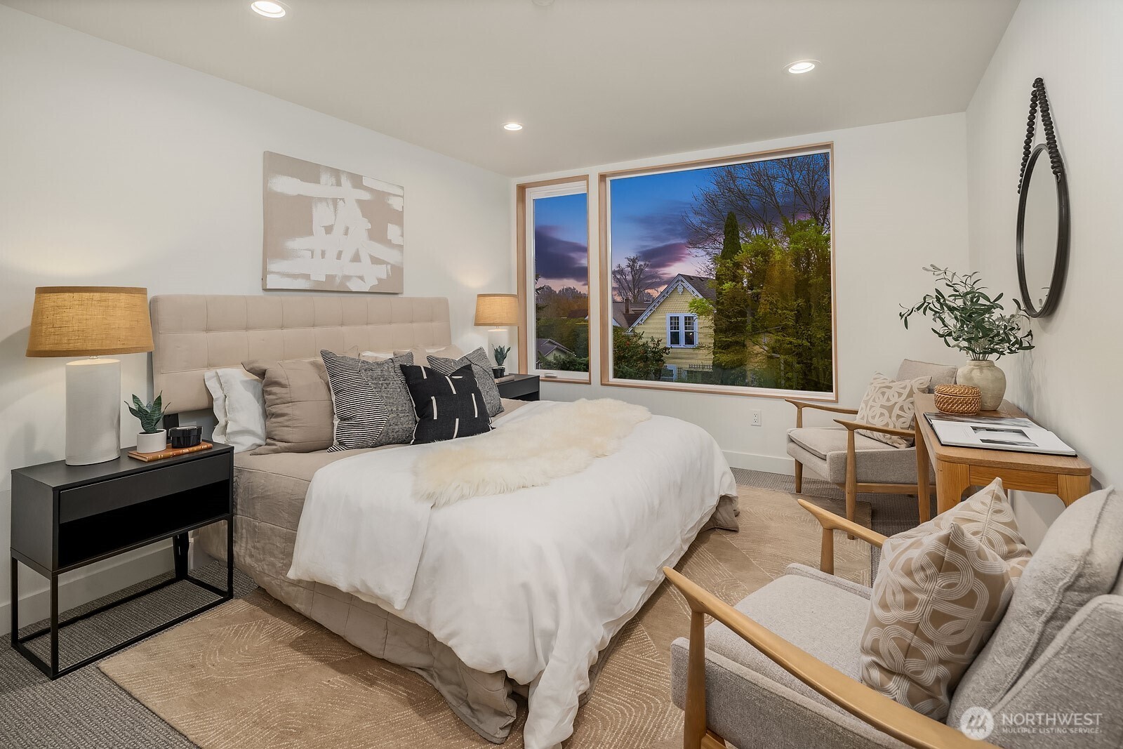 1808 E Mercer Street , Seattle, WA 98112