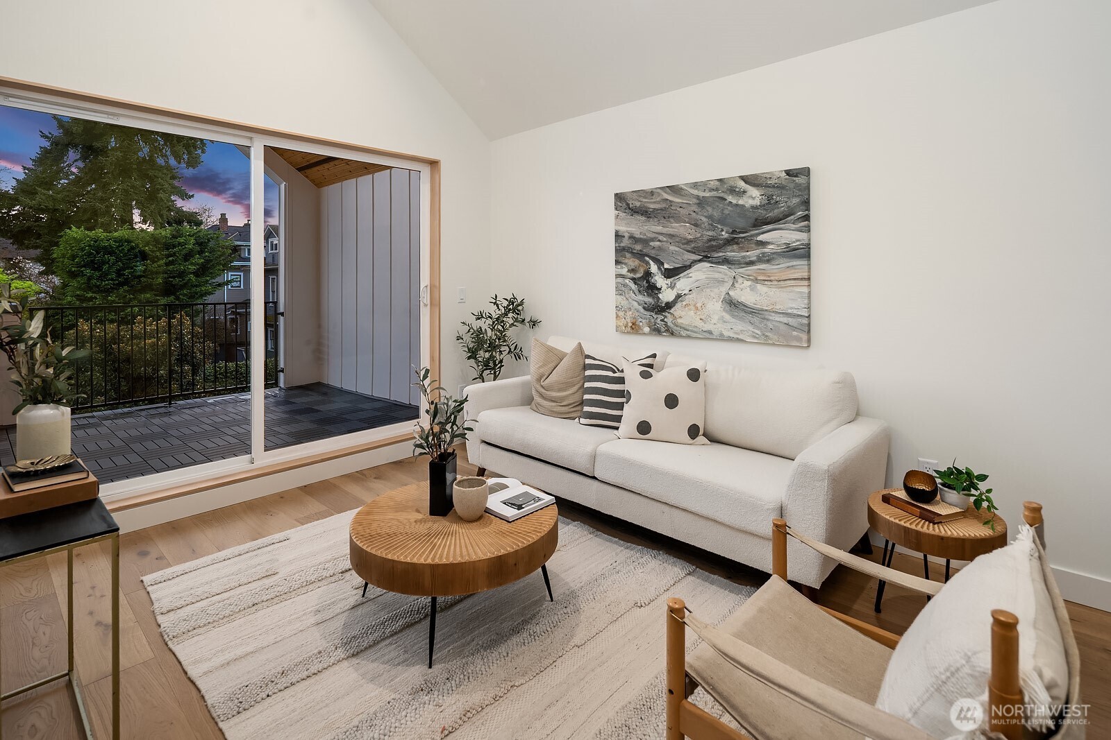 1808 E Mercer Street , Seattle, WA 98112