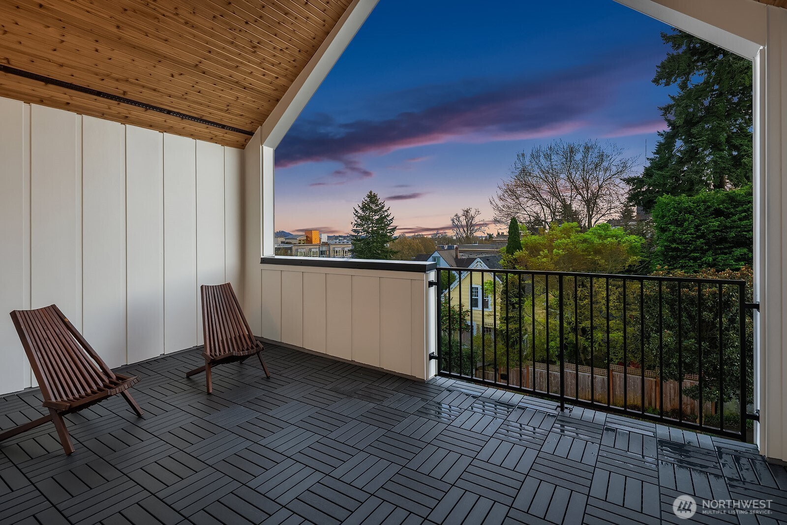 1808 E Mercer Street , Seattle, WA 98112