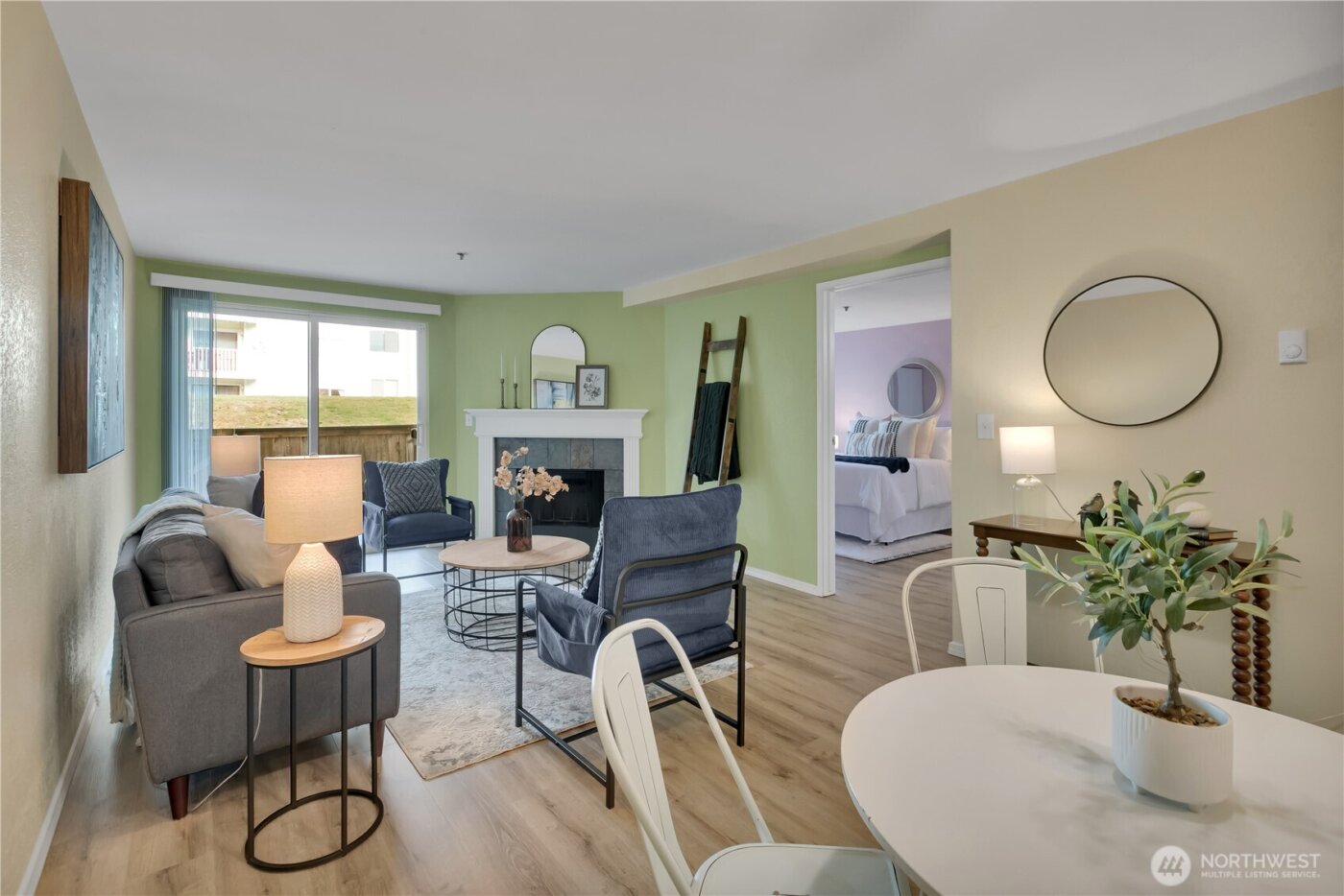 25035 98th Place S #D102, Kent, WA 98030