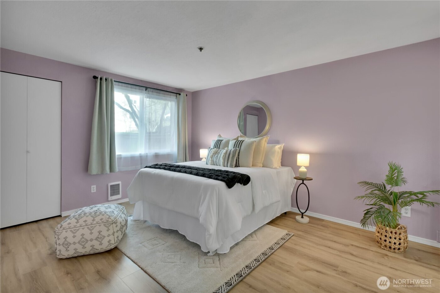 25035 98th Place S #D102, Kent, WA 98030