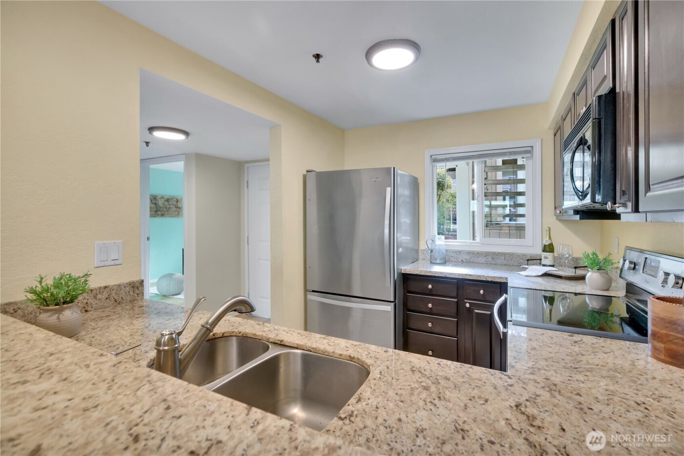 25035 98th Place S #D102, Kent, WA 98030