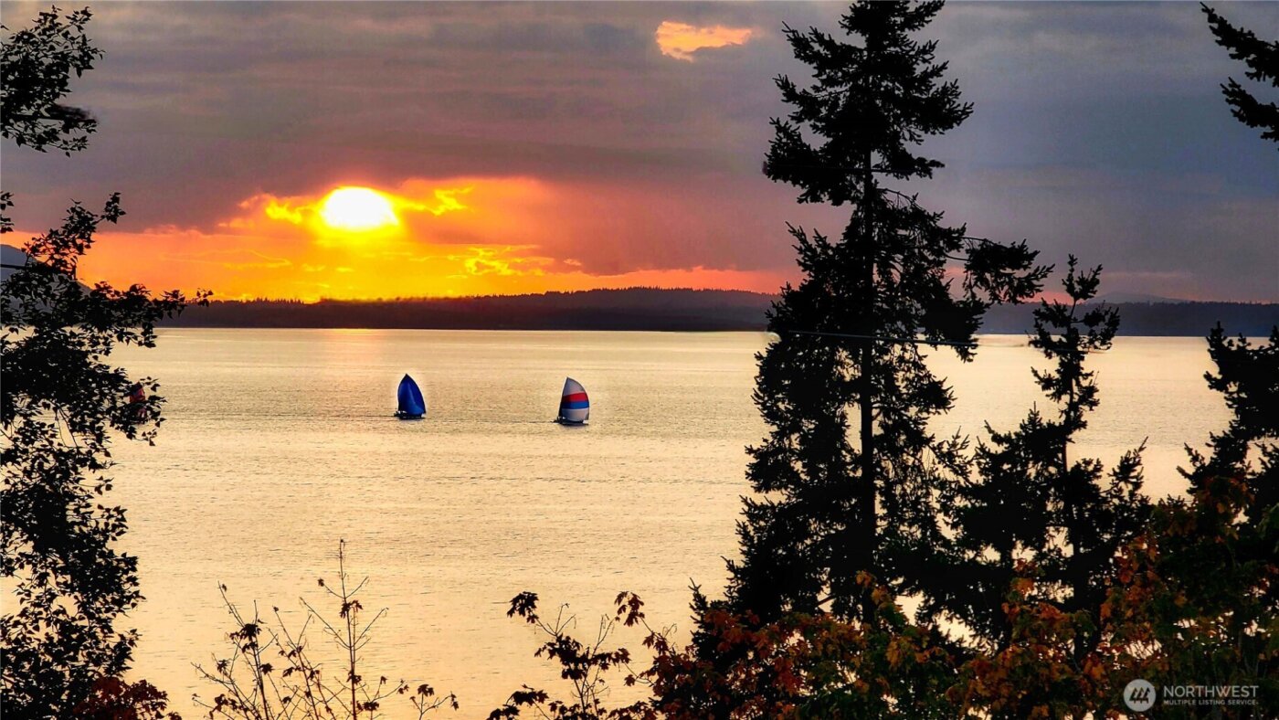 317 N State #201, Bellingham, WA 98225