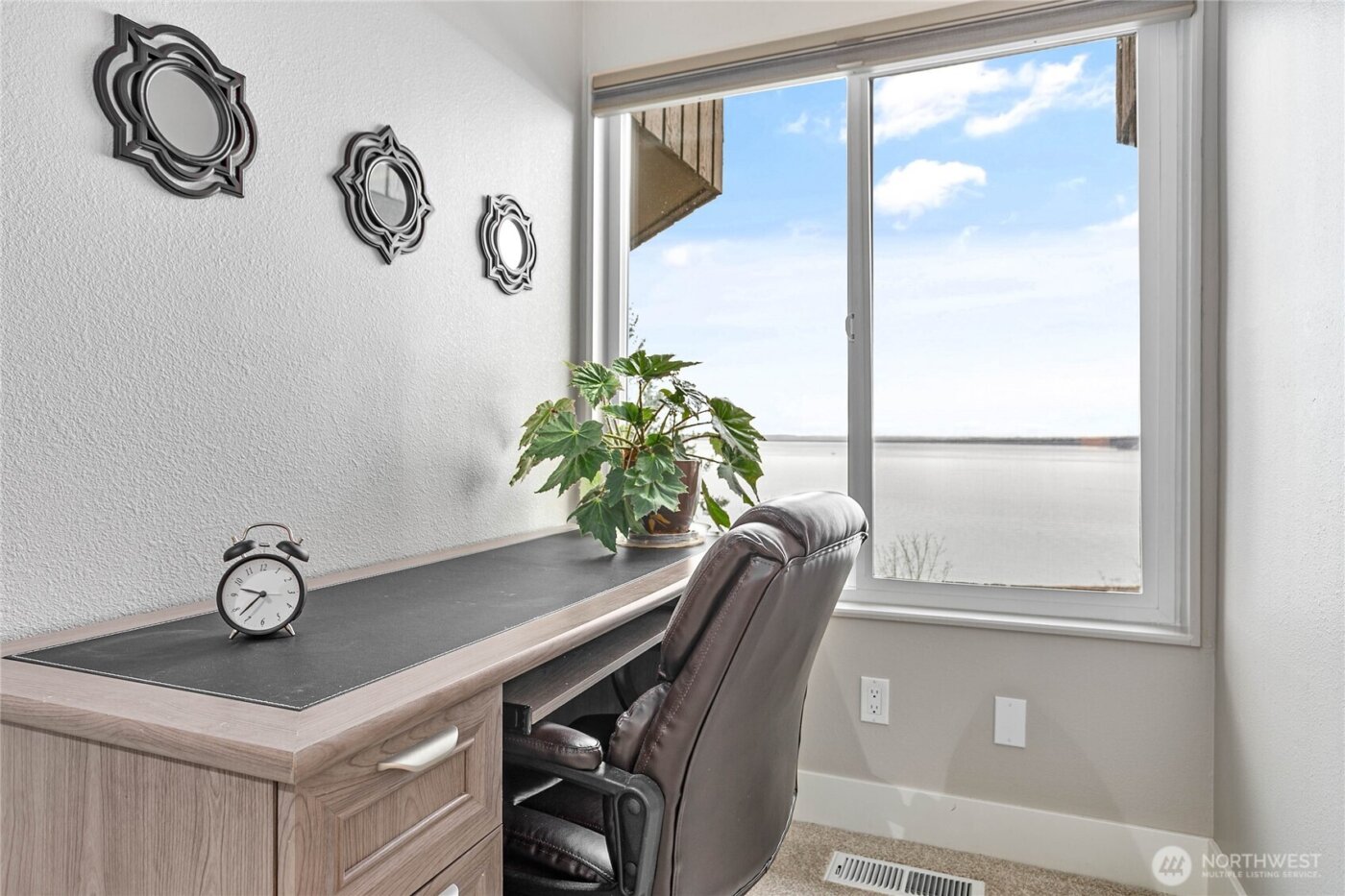 317 N State #201, Bellingham, WA 98225