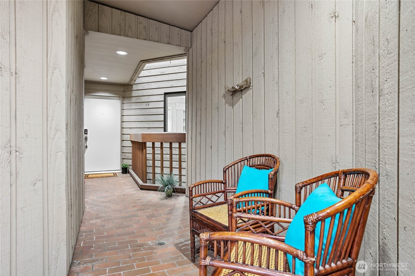 317 N State #201, Bellingham, WA 98225