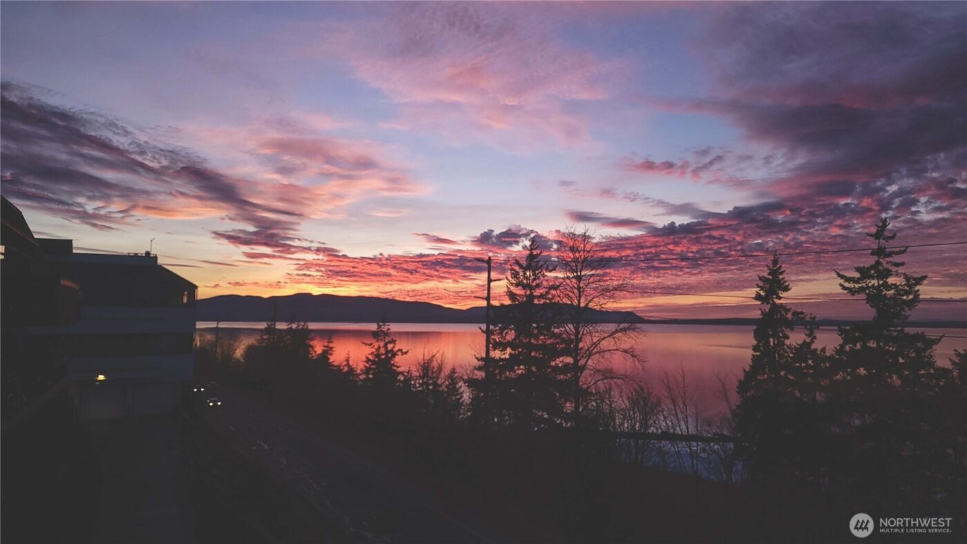 317 N State #201, Bellingham, WA 98225