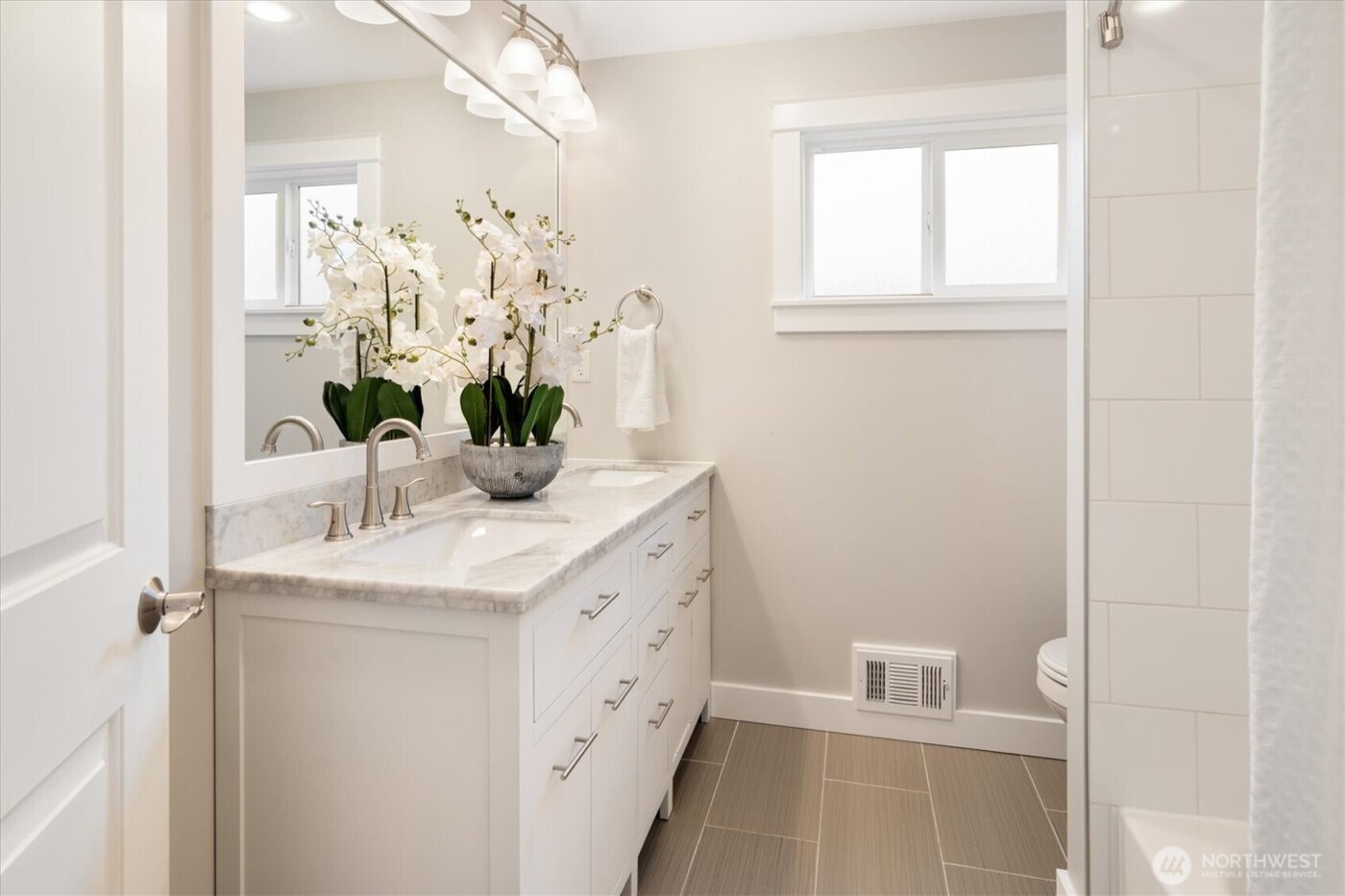 13744 Ashworth Avenue N, Seattle, WA 98133