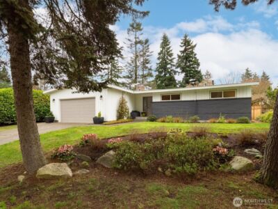 13744 Ashworth Avenue N, Seattle, WA 98133 - Photo 2