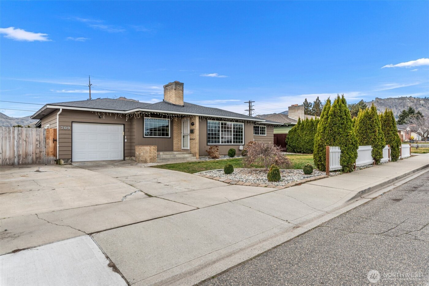 709 Schons Place , Wenatchee, WA 98801