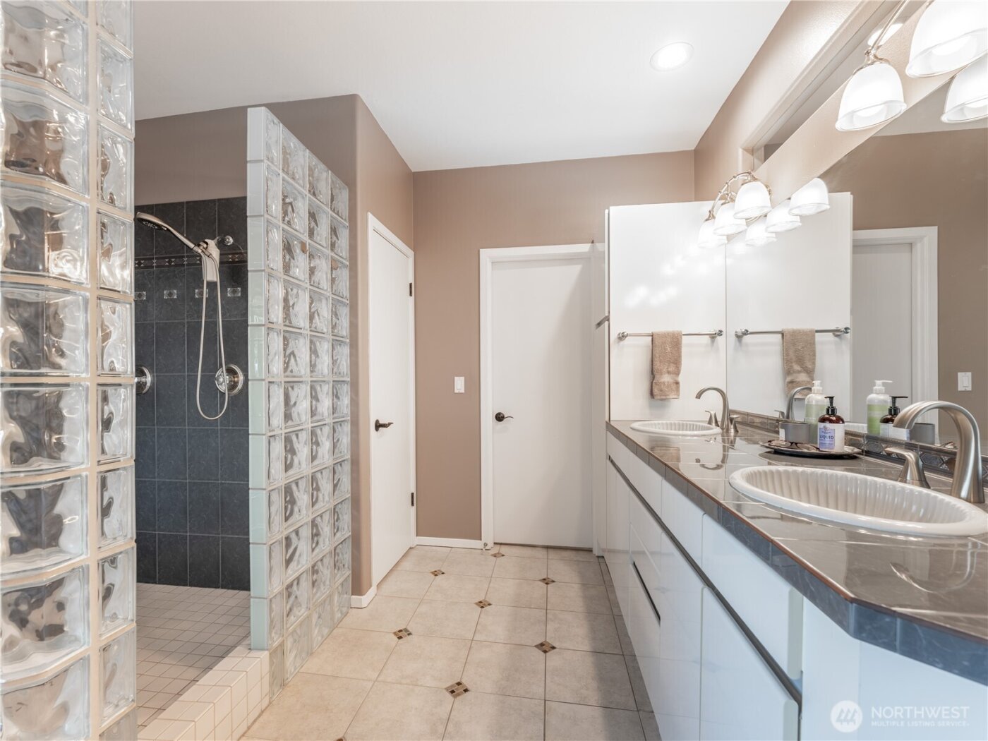 214 Stull Court , East Wenatchee, WA 98802