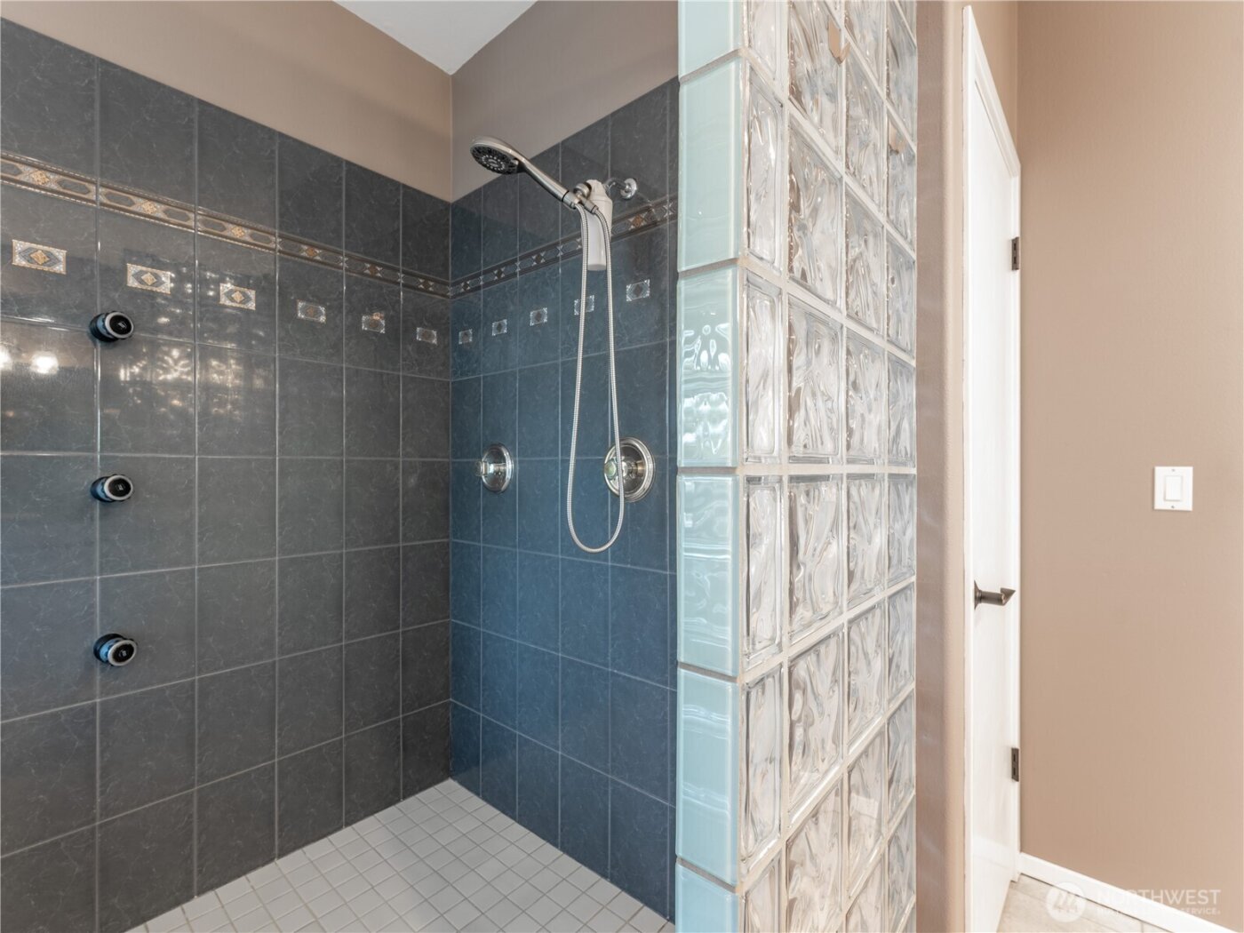 214 Stull Court , East Wenatchee, WA 98802