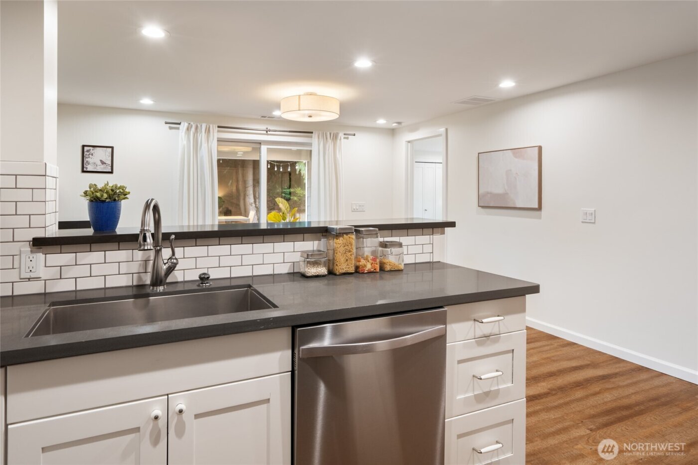 9808 Linden Avenue N, Seattle, WA 98103