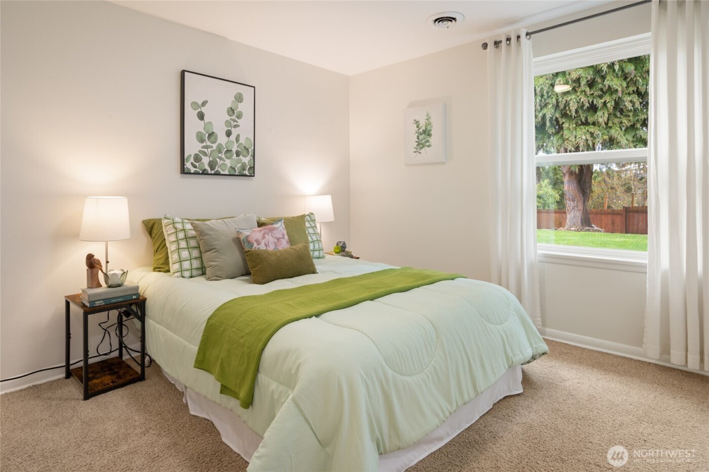 9808 Linden Avenue N, Seattle, WA 98103