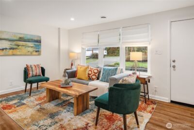 9808 Linden Avenue N, Seattle, WA 98103 - Photo 4