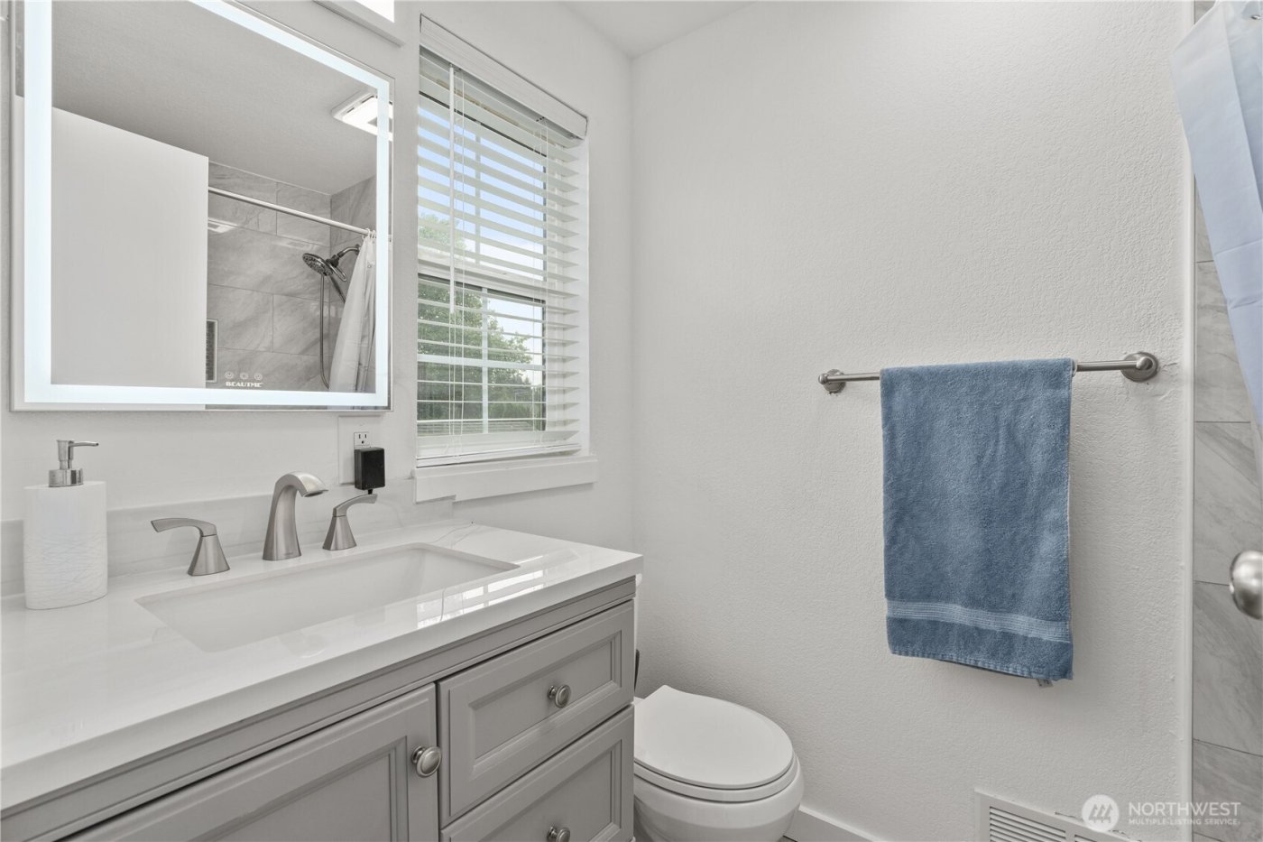 5736 S 238th Court #E4, Kent, WA 98032