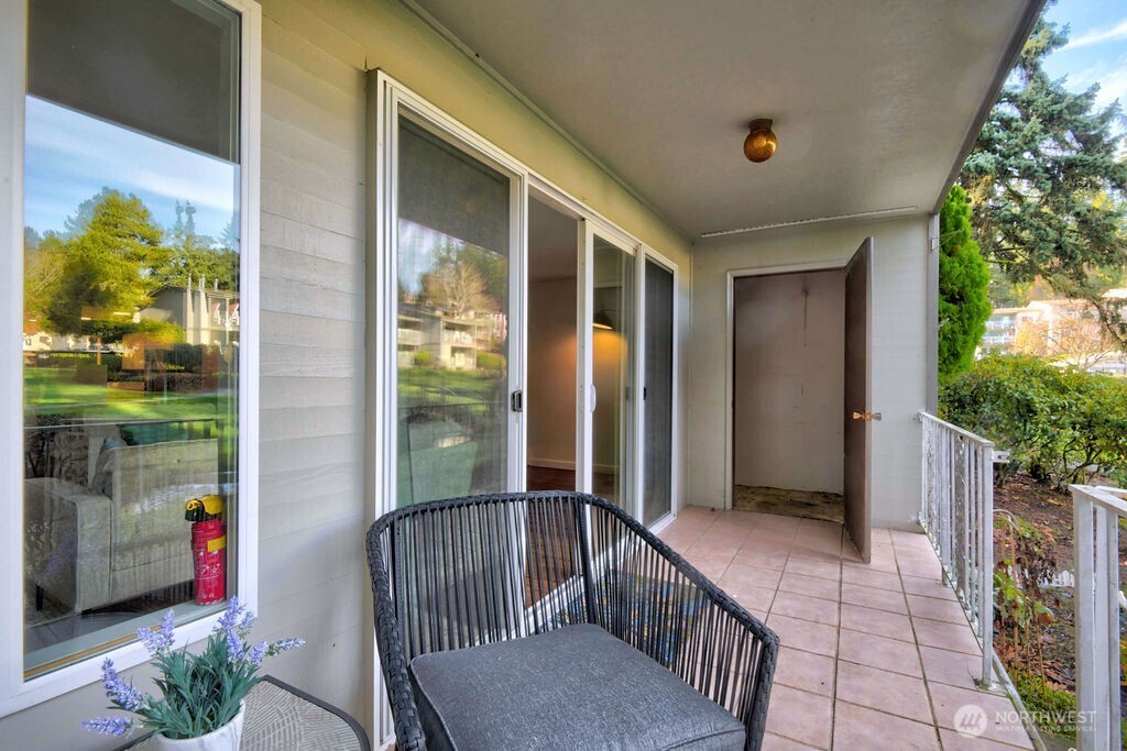 13045 15th Avenue NE #F7, Seattle, WA 98125