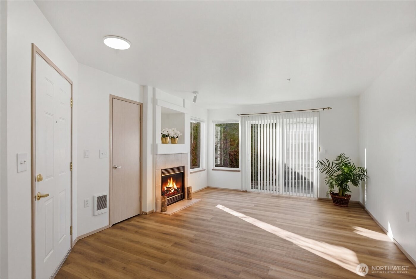 11130 SE 208th Street #H102, Kent, WA 98031